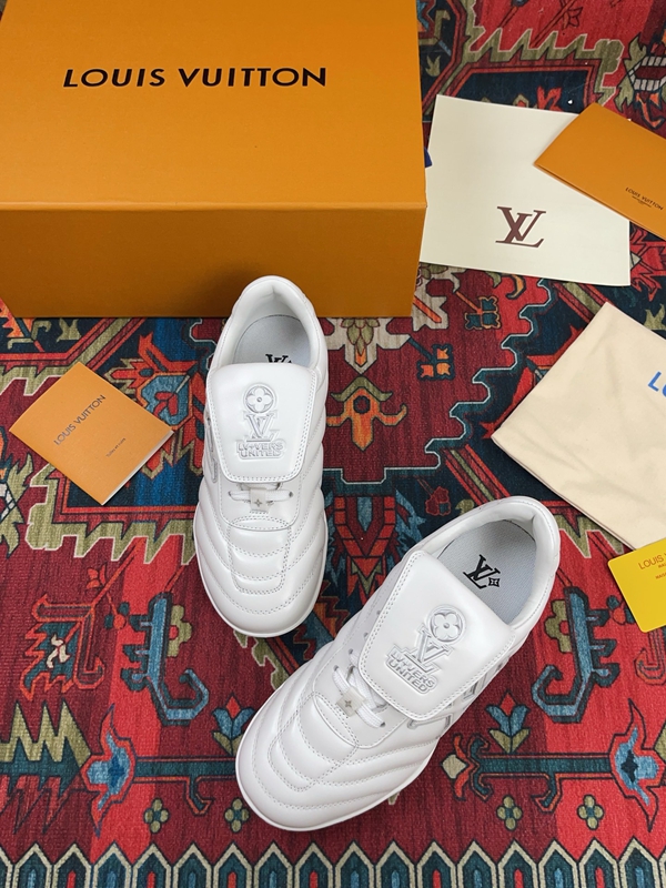 ルイヴィトン靴背面デザイン